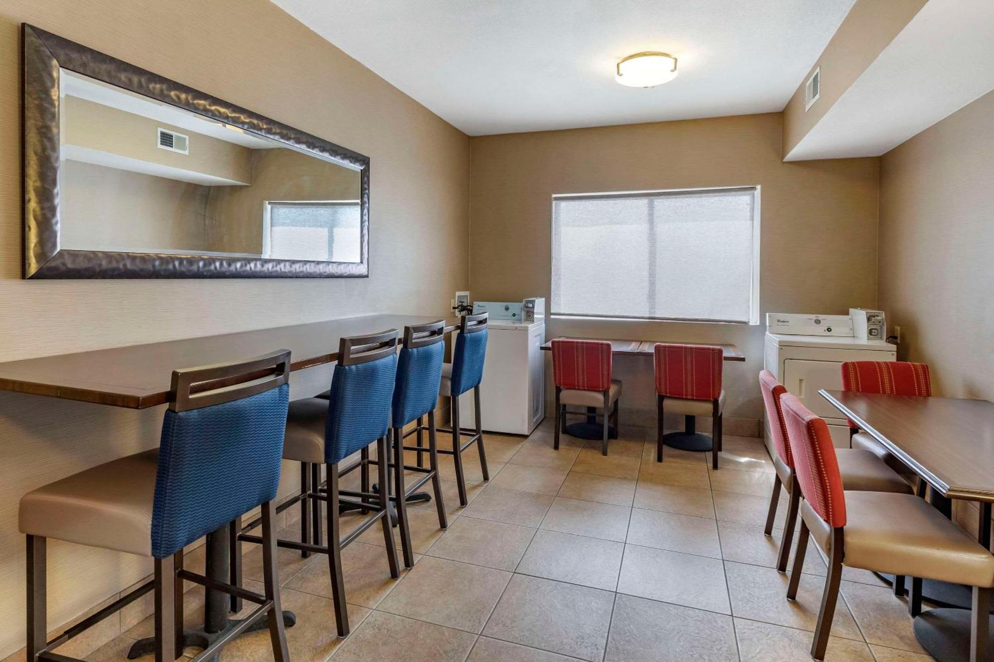 Comfort Inn Denver West Arvada Station Wheat Ridge Exterior foto